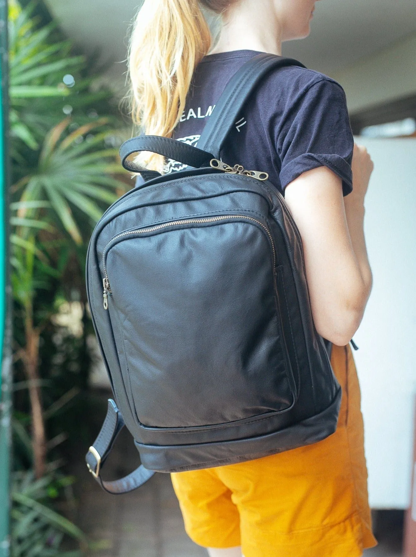 The Roger Backpack - Medium - Kangaroo